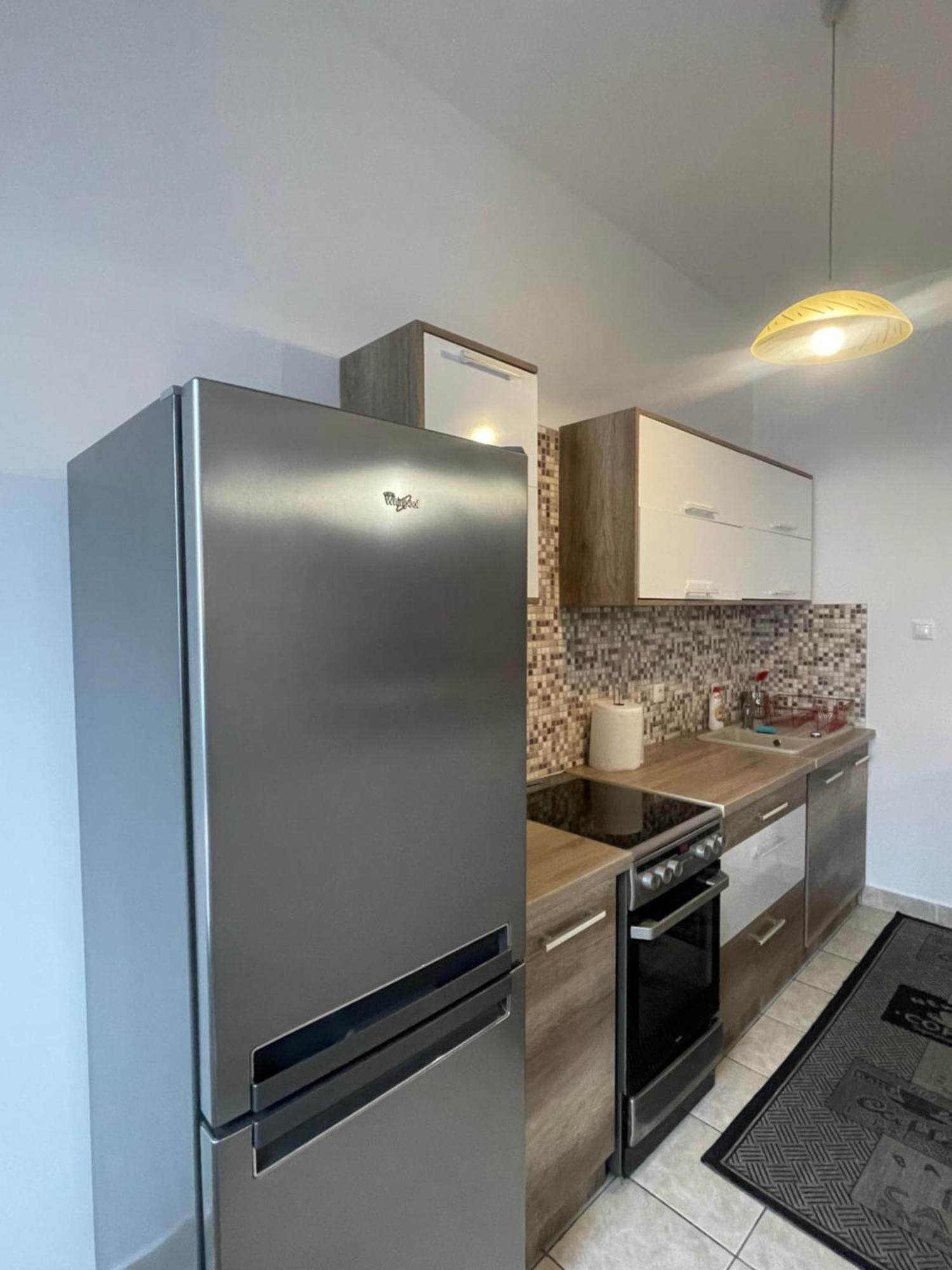 Palank Apartman Mosonmagyarovar Exterior photo