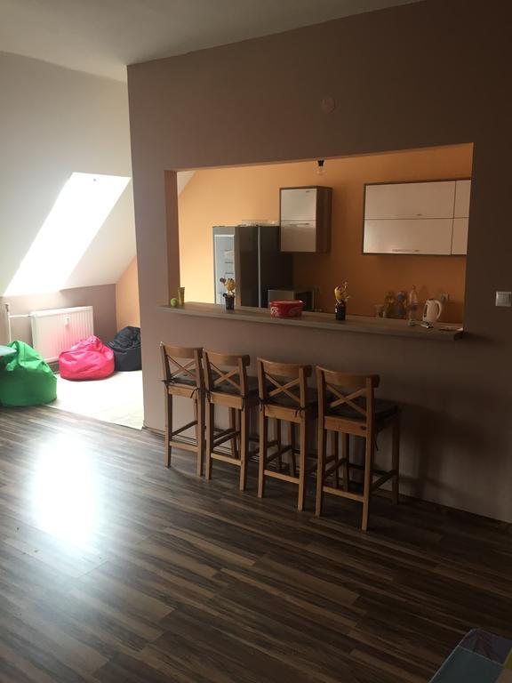 Palank Apartman Mosonmagyarovar Exterior photo