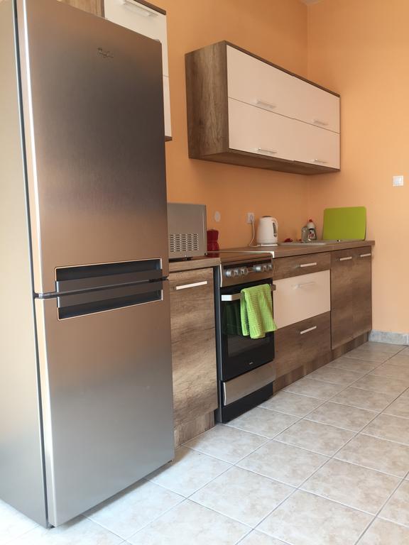Palank Apartman Mosonmagyarovar Exterior photo
